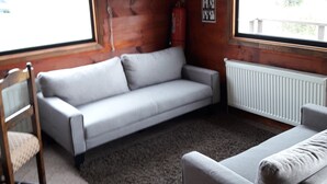 Bungalow – standard, 2 soverom, fjellutsikt | Oppholdsrom