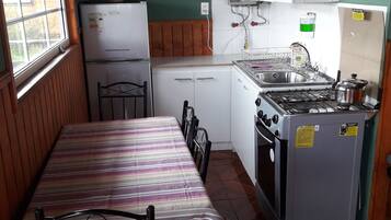 Bungalow Supérieur, 2 chambres, vue montagne | Coin cuisine privé | Réfrigérateur
