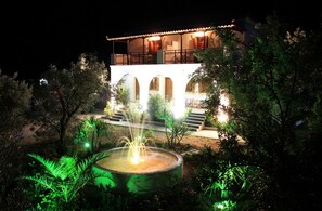 Front of property – evening/night - Artemis Bungalows (Skopelos)