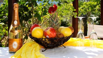 Standard Studio | Outdoor dining