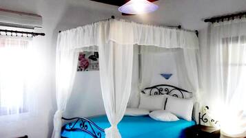 Grand Studio | Egyptian cotton sheets, Select Comfort beds, in-room safe, soundproofing