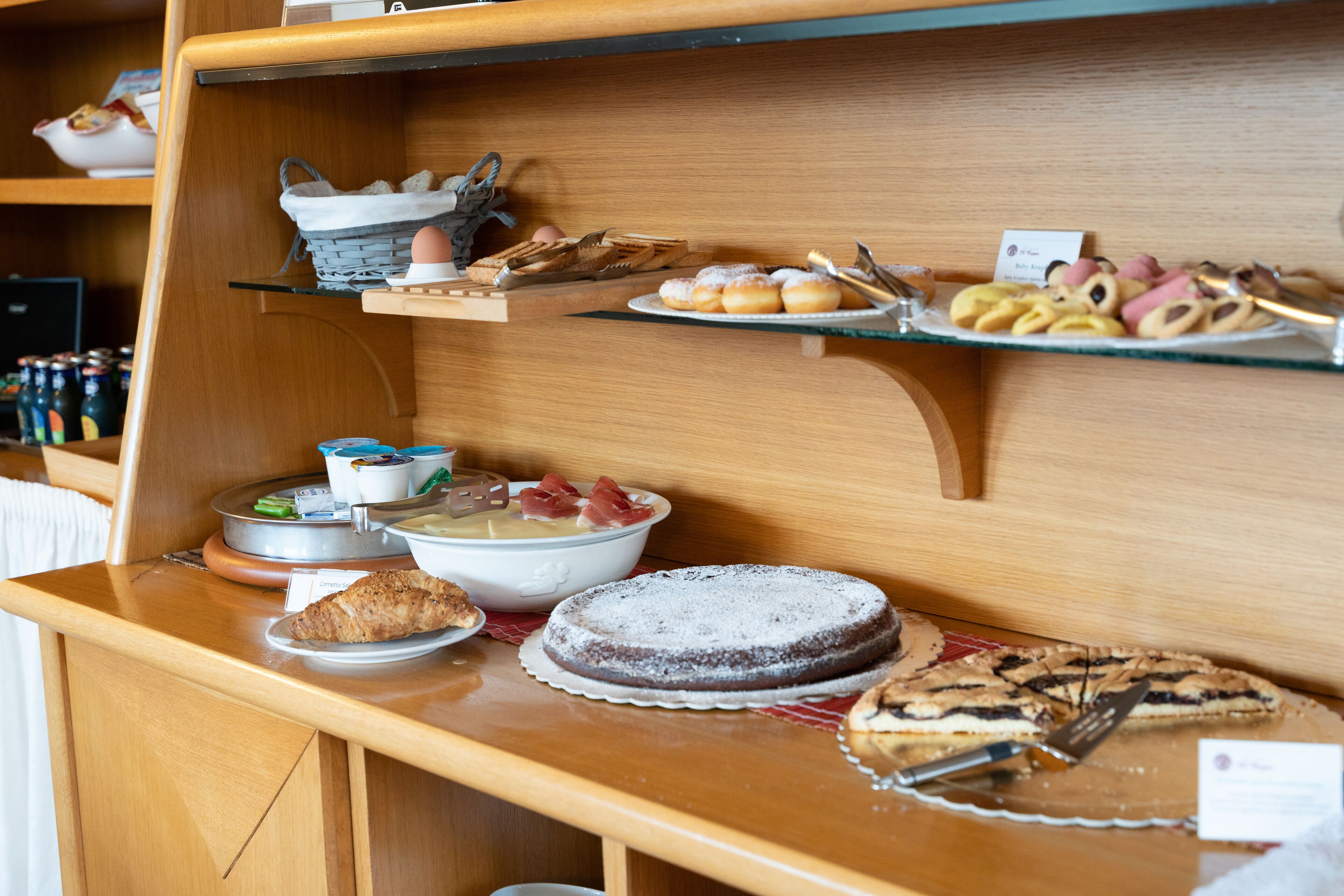 free daily continental breakfast