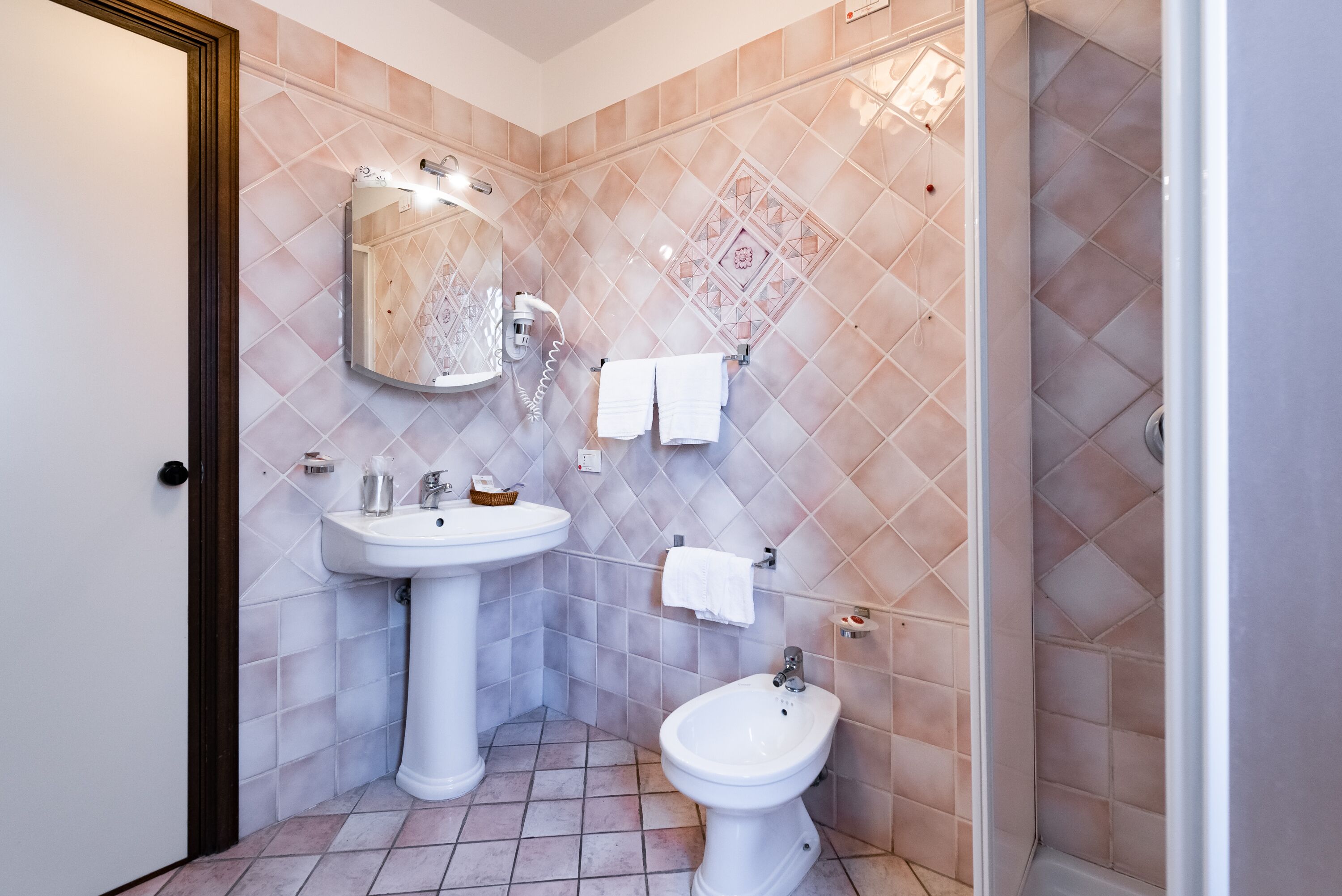 single room | bathroom | shower, free toiletries, hair dryer, slippers