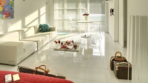 Suite, Garden View | Living area - Maison Bousson Bed & Breakfast (Bruges)