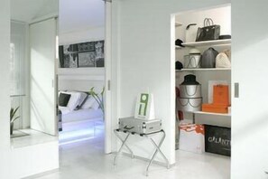 Suite | 1 bedroom, minibar, in-room safe, soundproofing - Maison Bousson Bed & Breakfast (Bruges)