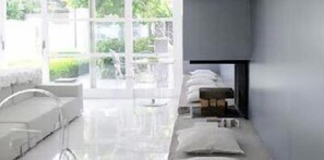 Lobby sitting area - Maison Bousson Bed & Breakfast (Bruges)