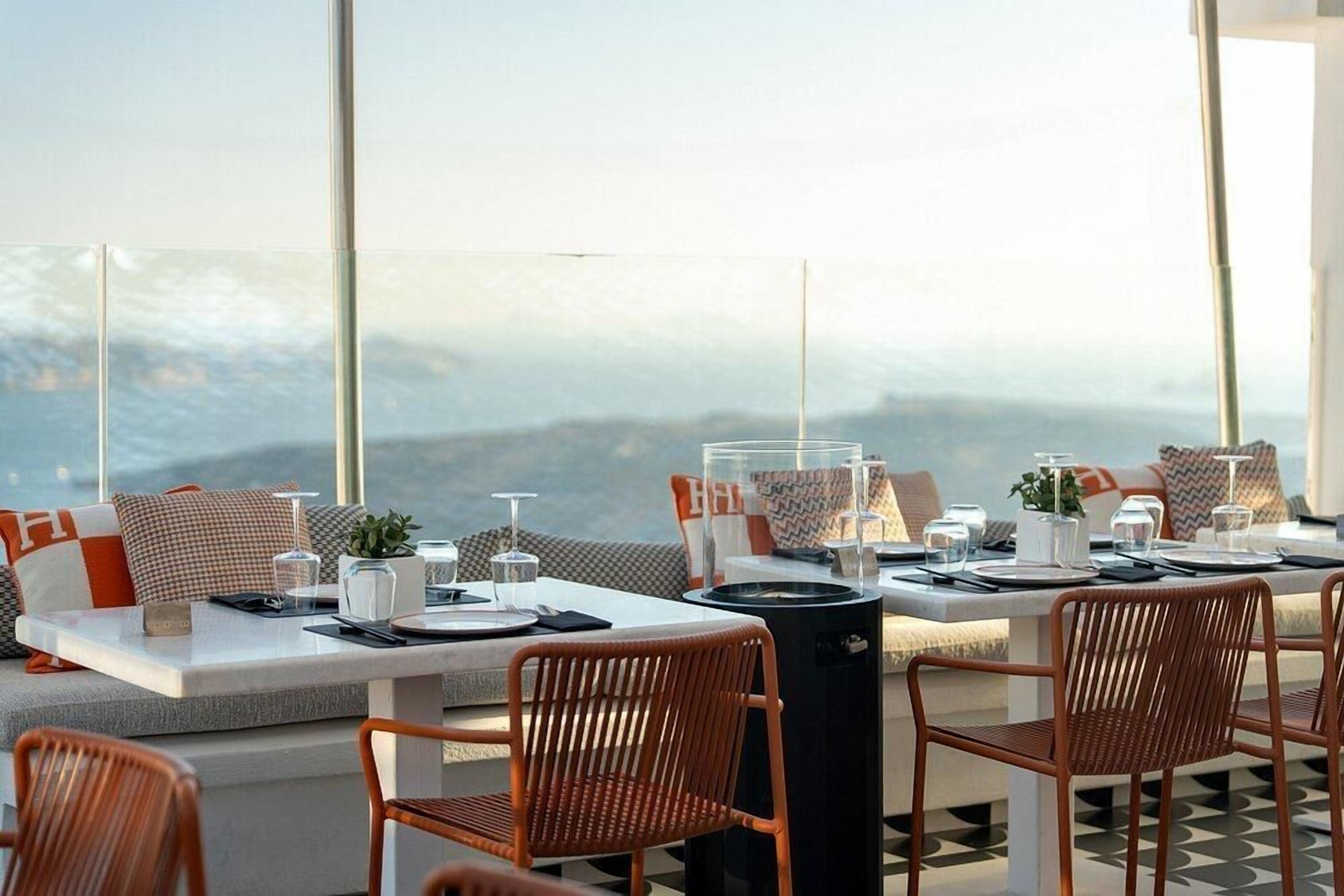 Photo - Sun Rocks Boutique Hotel - Caldera View Suites & Sunset Dining Experience