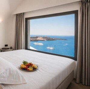 Luxury Cave Suite with Caldera & Sea View | Essbereich im Zimmer