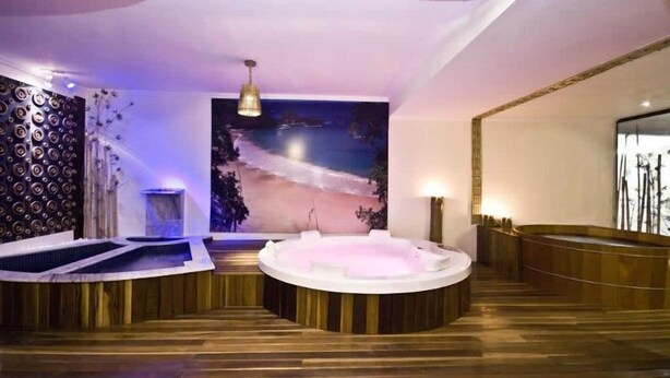 Indoor spa tub - Hotel e SPA Laje de Itaúna (Saquarema)