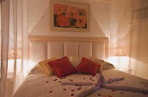 Premium bedding, down duvets, pillow-top beds, minibar