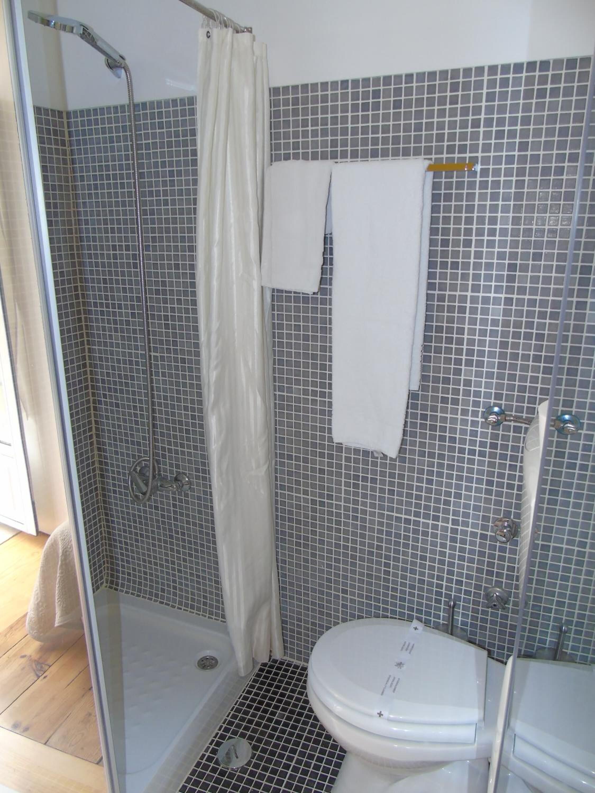 shower, free toiletries, hair dryer