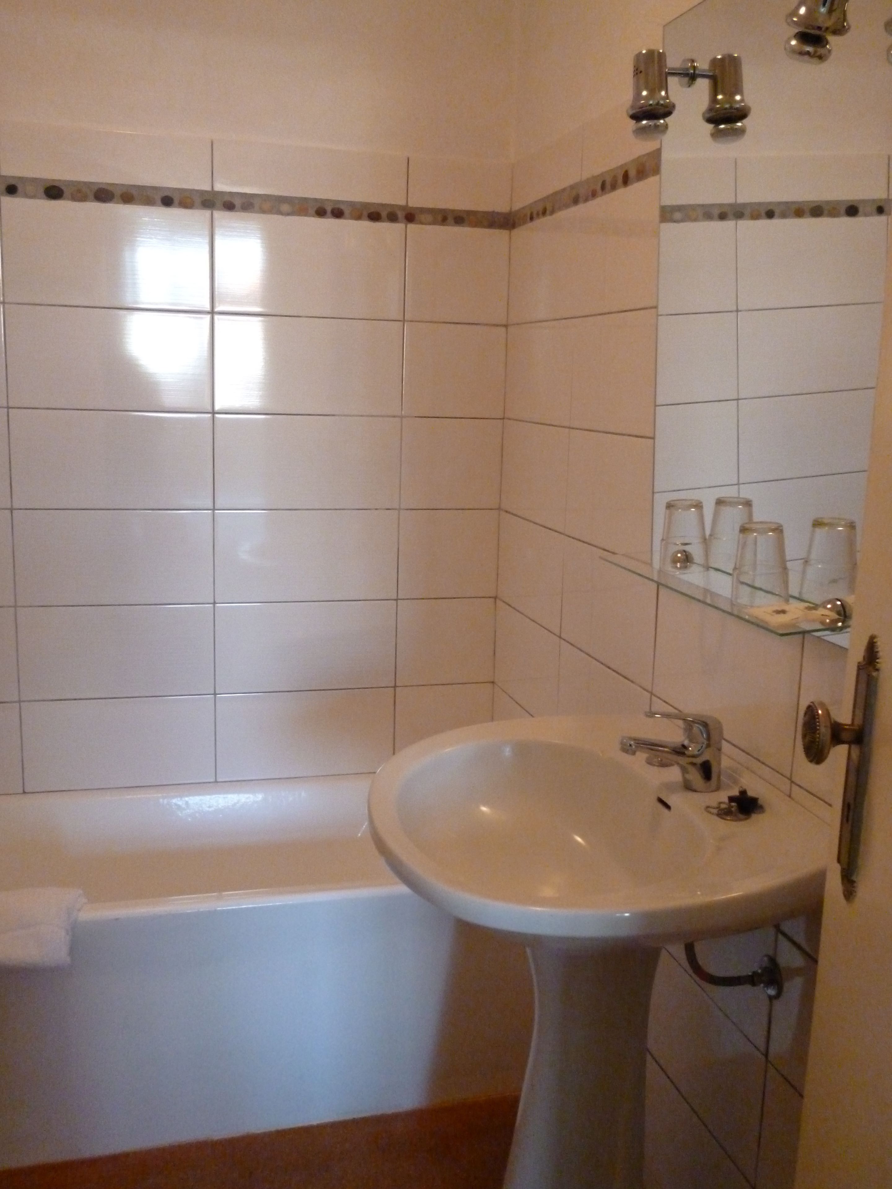 shower, free toiletries, hair dryer