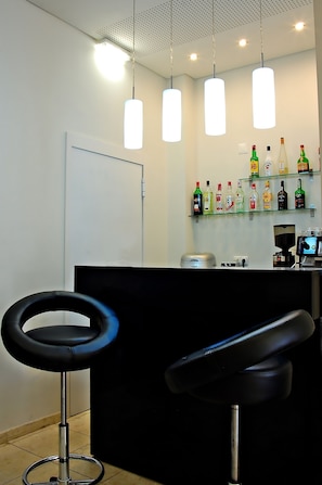 Bar (in der Unterkunft)