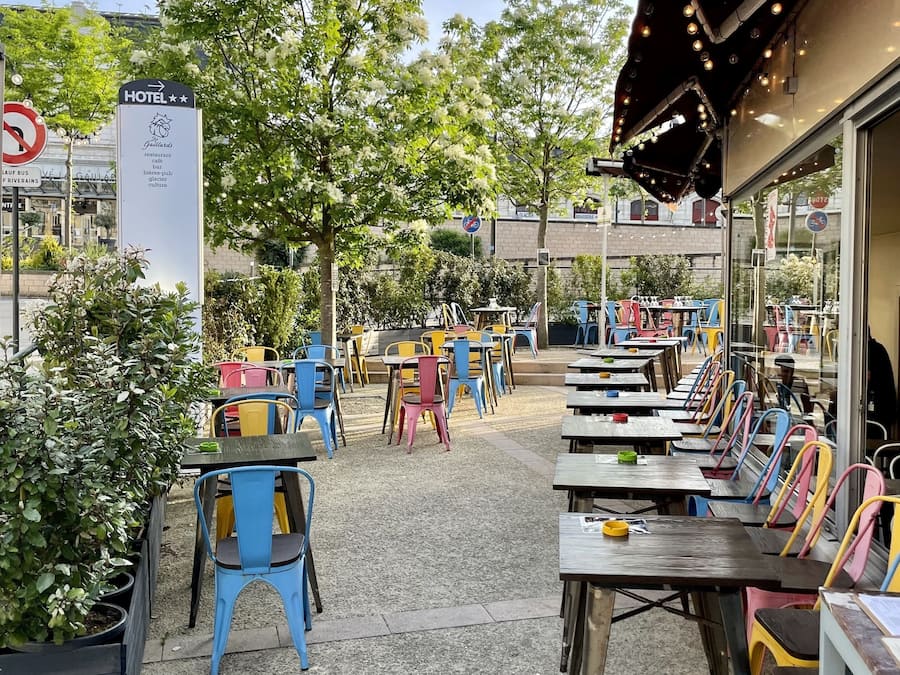 Café da manhã, almoço e jantar; local e internacional