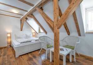 Kedap suara, tempat tidur lipat/tambahan, Wi-Fi gratis, dan seprai linen