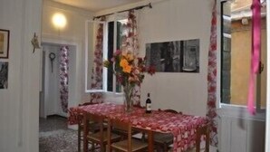 Free daily continental breakfast - B&B Ancient Venice (Venice)