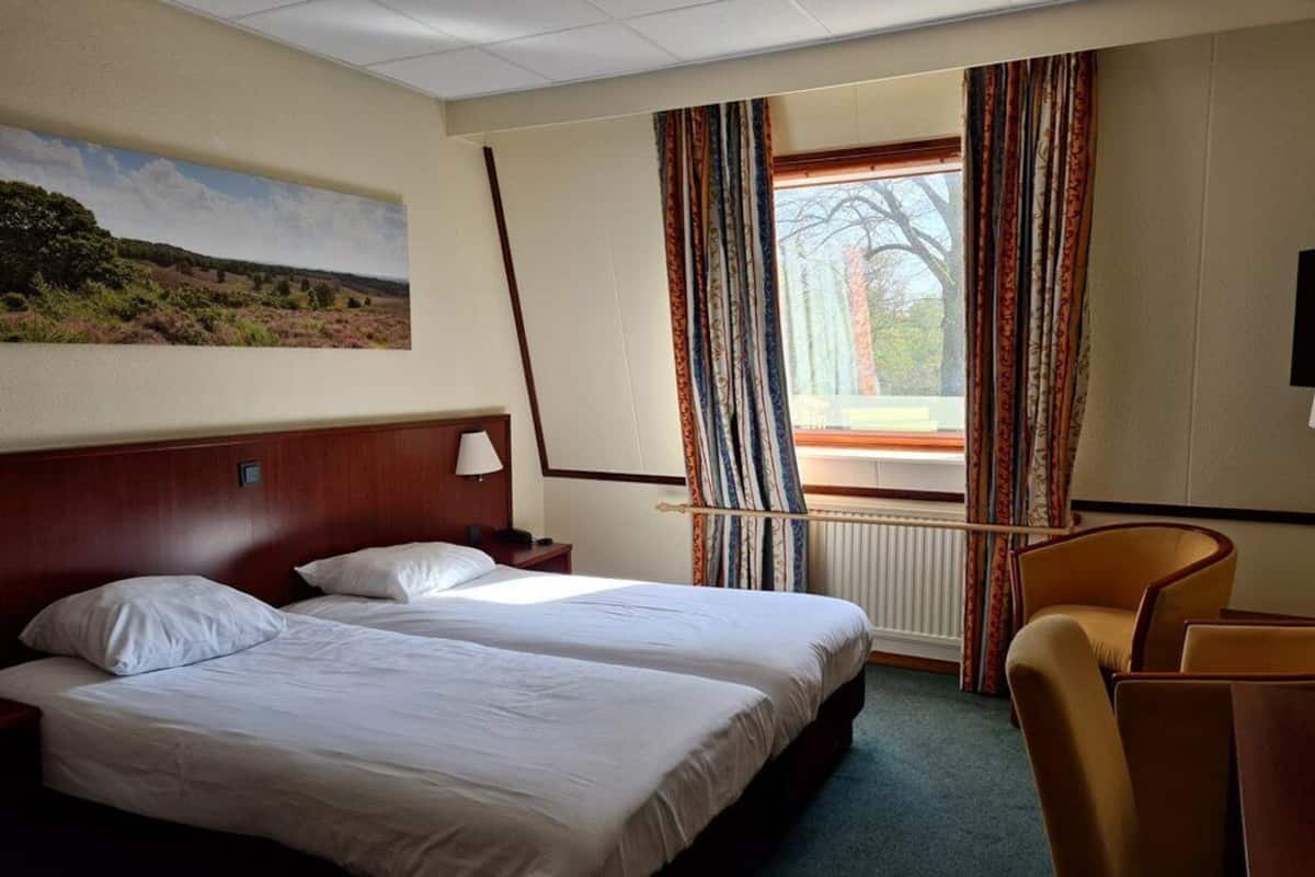 Een bureau, babybedden, extra bedden, gratis wifi