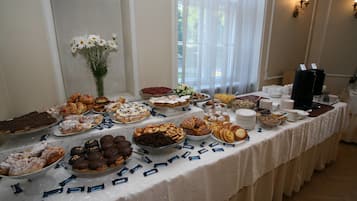 Free continental breakfast
