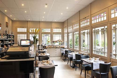 Päivittäinen buffetaamiainen maksusta