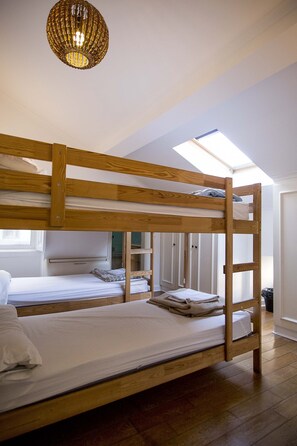 In-room safe, free WiFi
