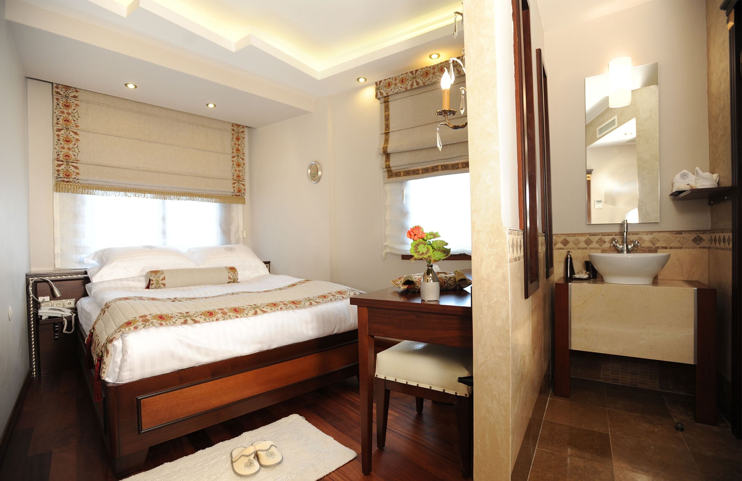 Egyptian cotton sheets, premium bedding, minibar, in-room safe