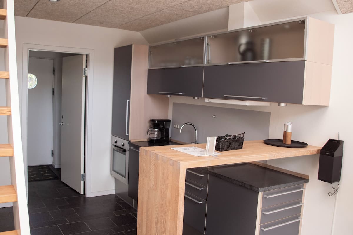 apartment towards the courtyard/ upper floor - 1 bed room - kitchen - loft | private kitchen | coffee/tea maker, electric kettle