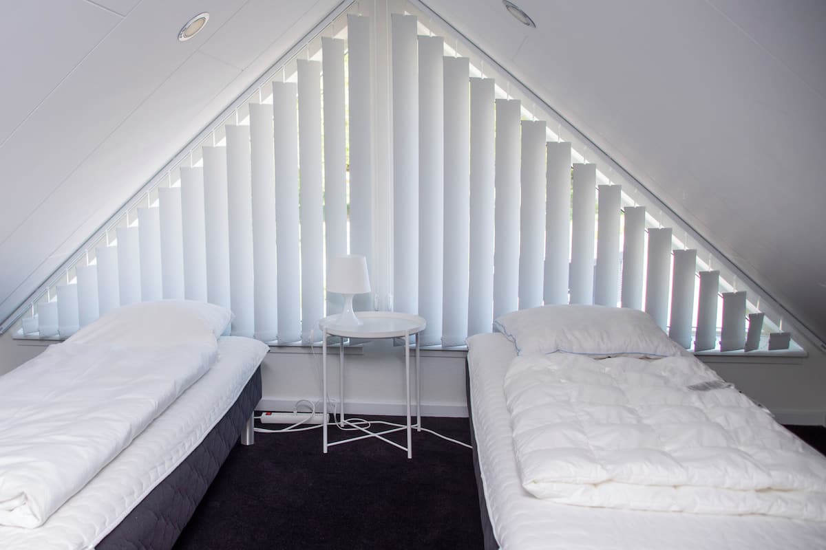 1 habitación, ropa de cama hipoalergénica y colchones con pillow-top