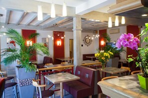 Daily buffet breakfast (EUR 9 per person)