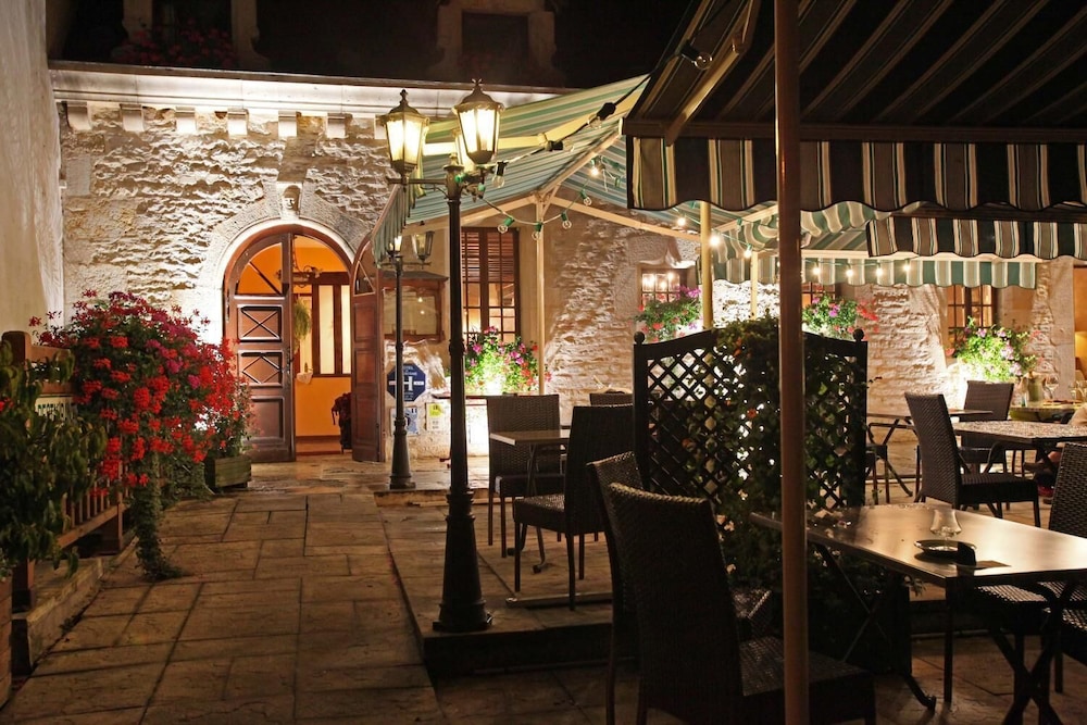 3 Star Hotels