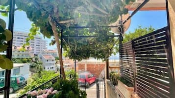 Basic Apartment, 1 Bedroom, Balcony, Partial Sea View | Garden view