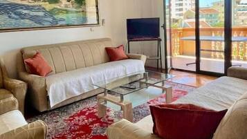 Surmatelas, bureau, fer et planche à repasser, Wi-Fi gratuit