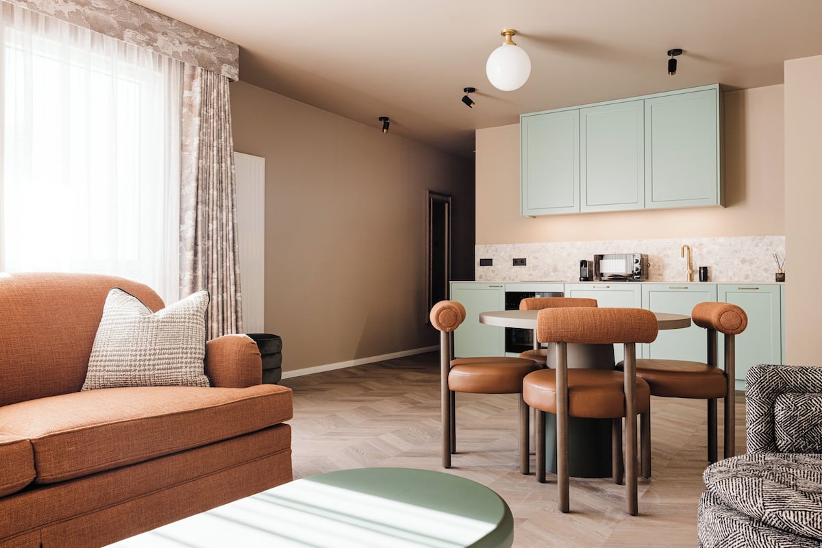 Suite | 1 bedroom, hypo-allergenic bedding, down duvets, pillow-top beds