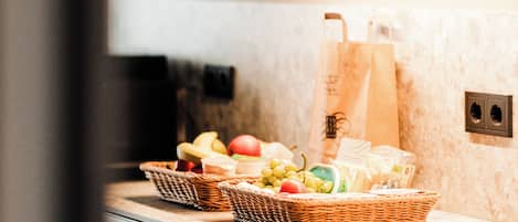 Apartment, 2 Bedrooms | Private kitchen