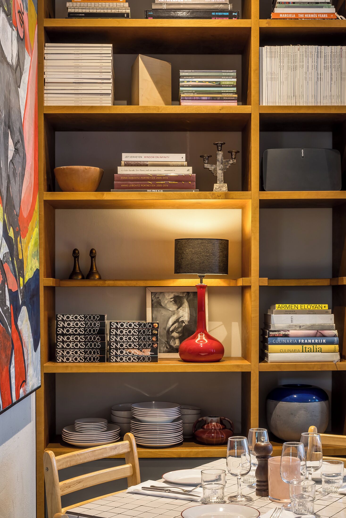 breakfast, lunch and dinner served