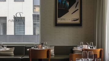 Petit déjeuner, déjeuner et dßner servis sur place