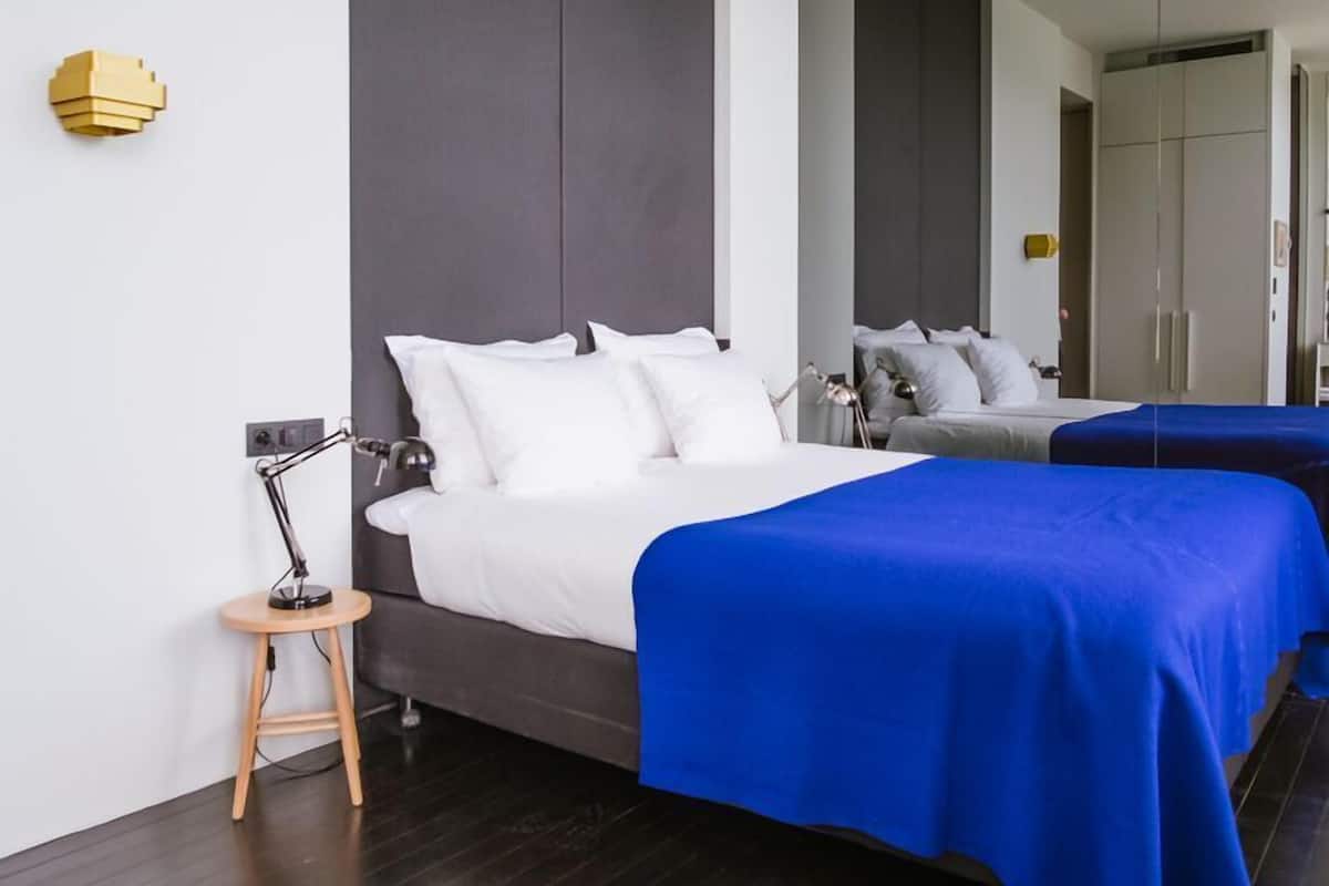 Egyptian cotton sheets, Select Comfort beds, desk, soundproofing