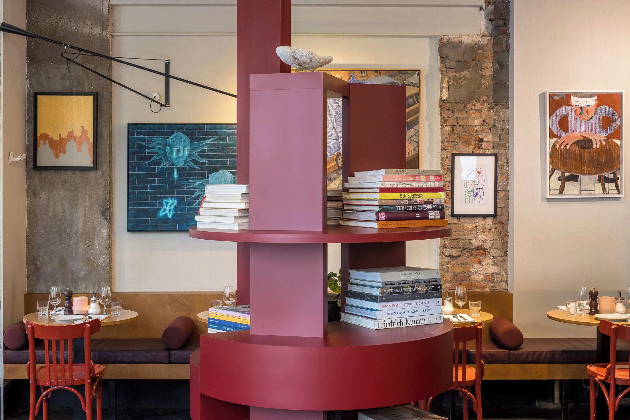 breakfast, lunch and dinner served