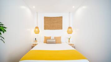 Studio | In-room safe, desk, blackout curtains, soundproofing