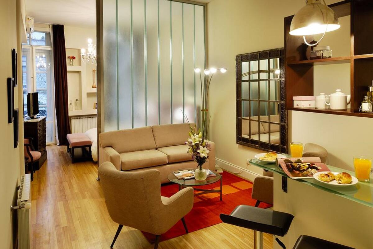 Suite | In-room safe, blackout drapes, iron/ironing board, cribs (free)