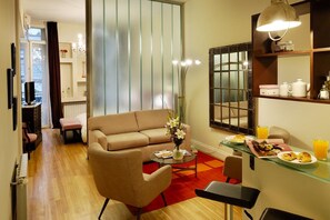 Suíte | Cofres nos quartos, individualmente decorados