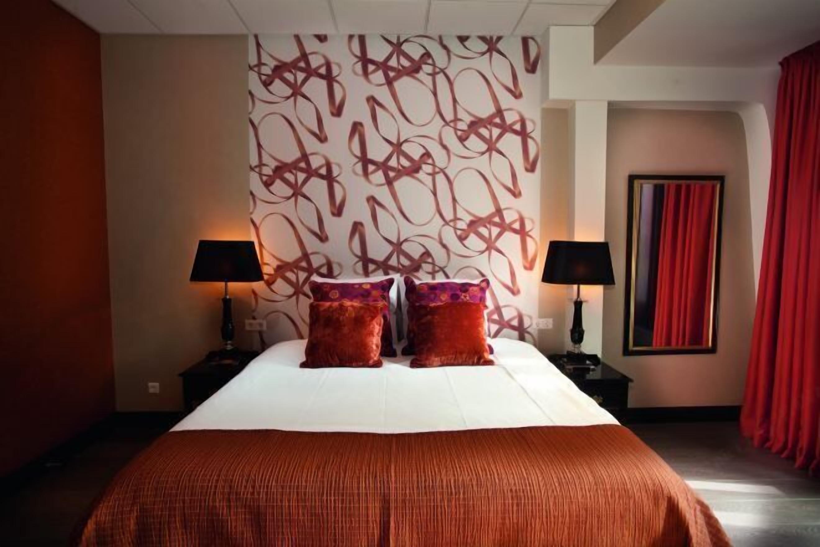 Premium bedding, minibar, in-room safe, blackout drapes