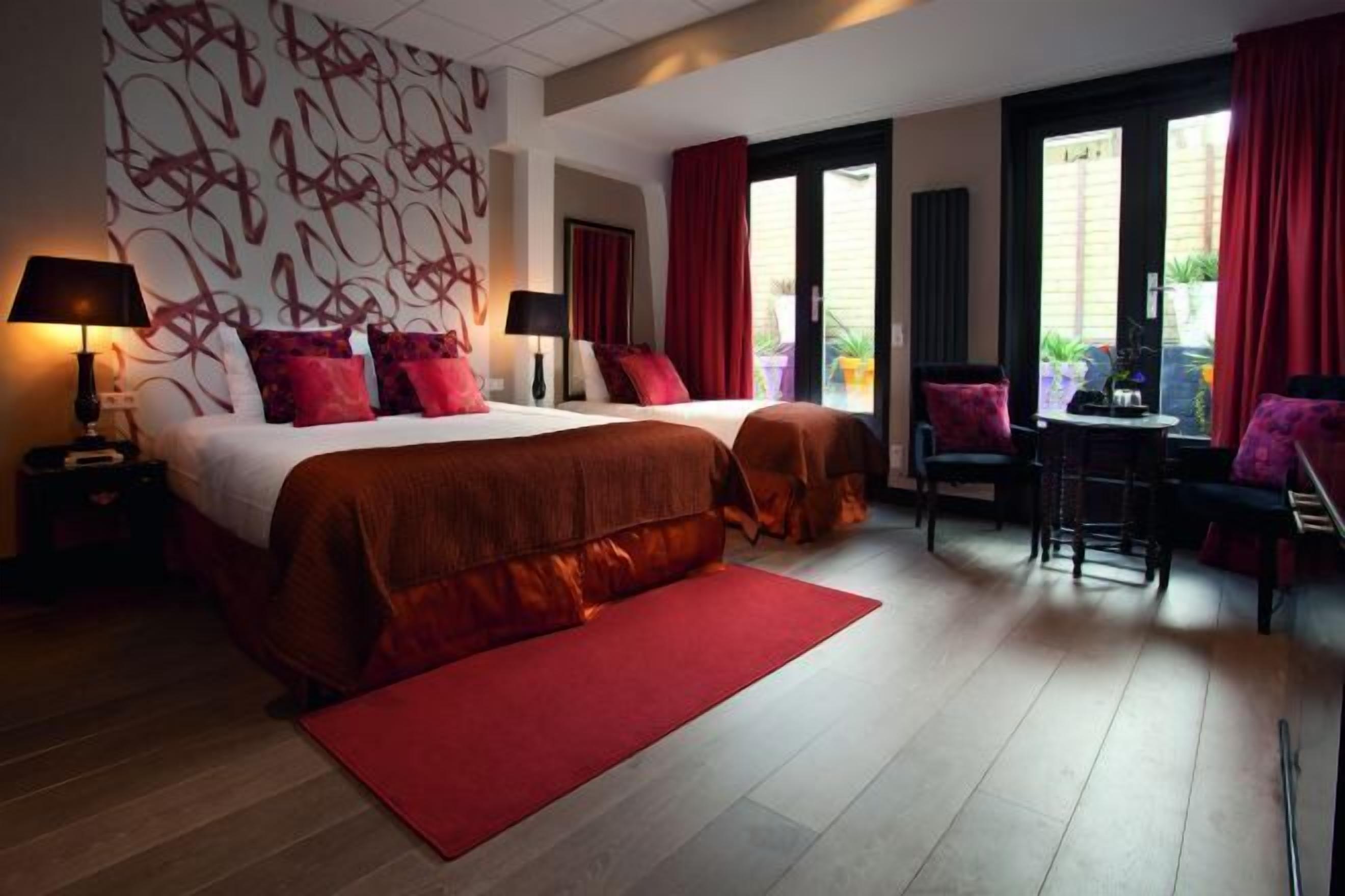 Premium bedding, minibar, in-room safe, blackout drapes