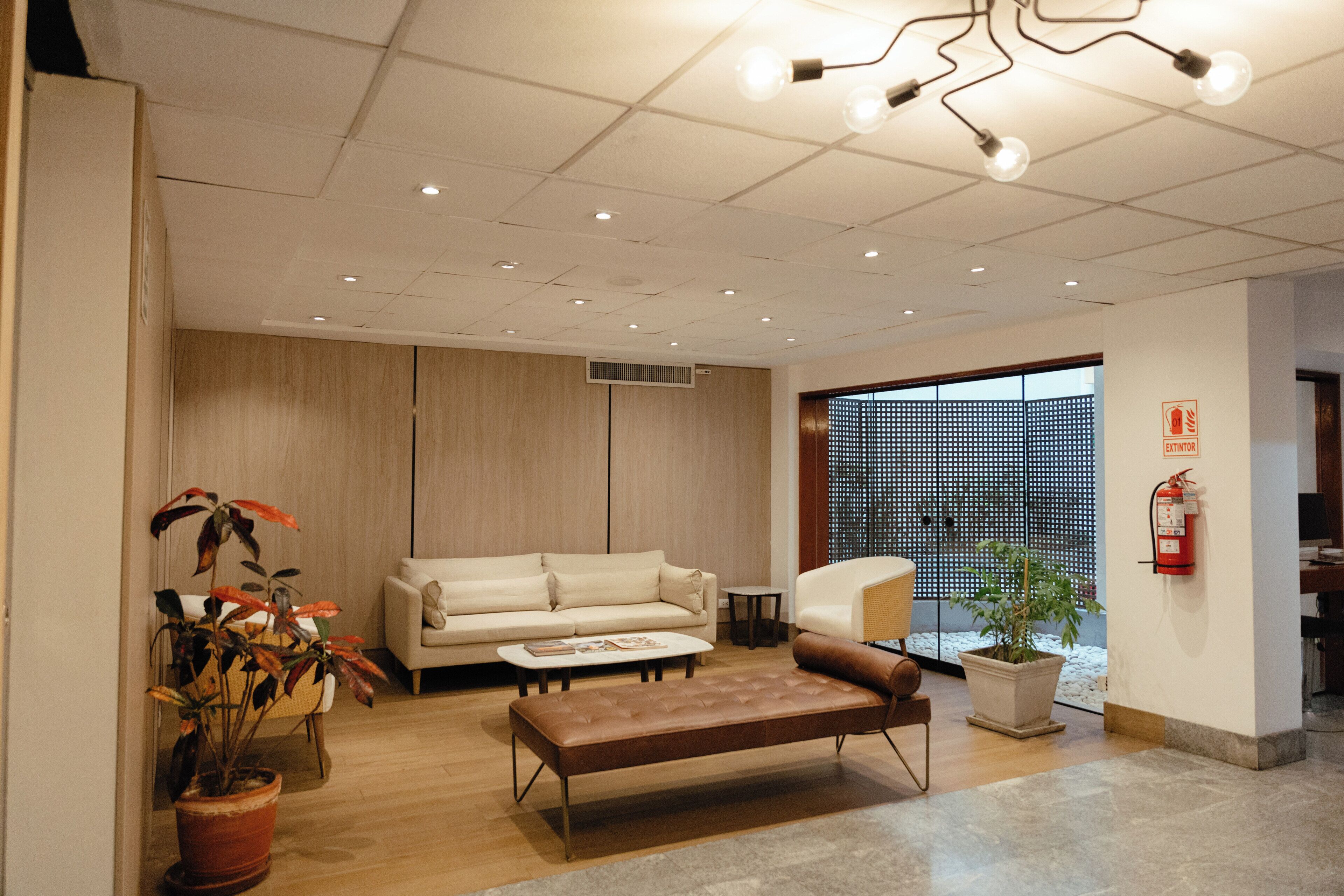 Televisión LED 32 pulgadas con canales de televisión digitales