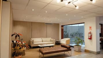 Televisión LED 32 pulgadas con canales de televisión digitales