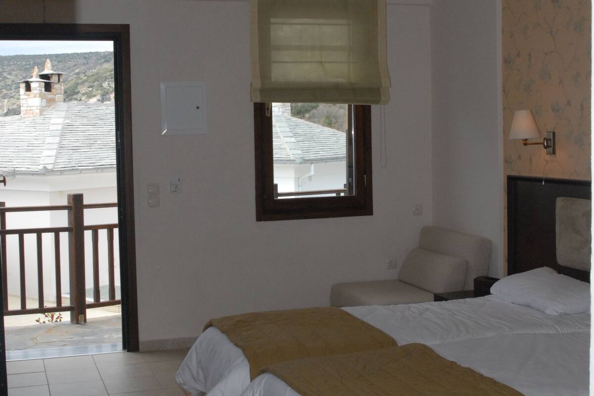 1 bedroom, Egyptian cotton sheets, premium bedding, in-room safe