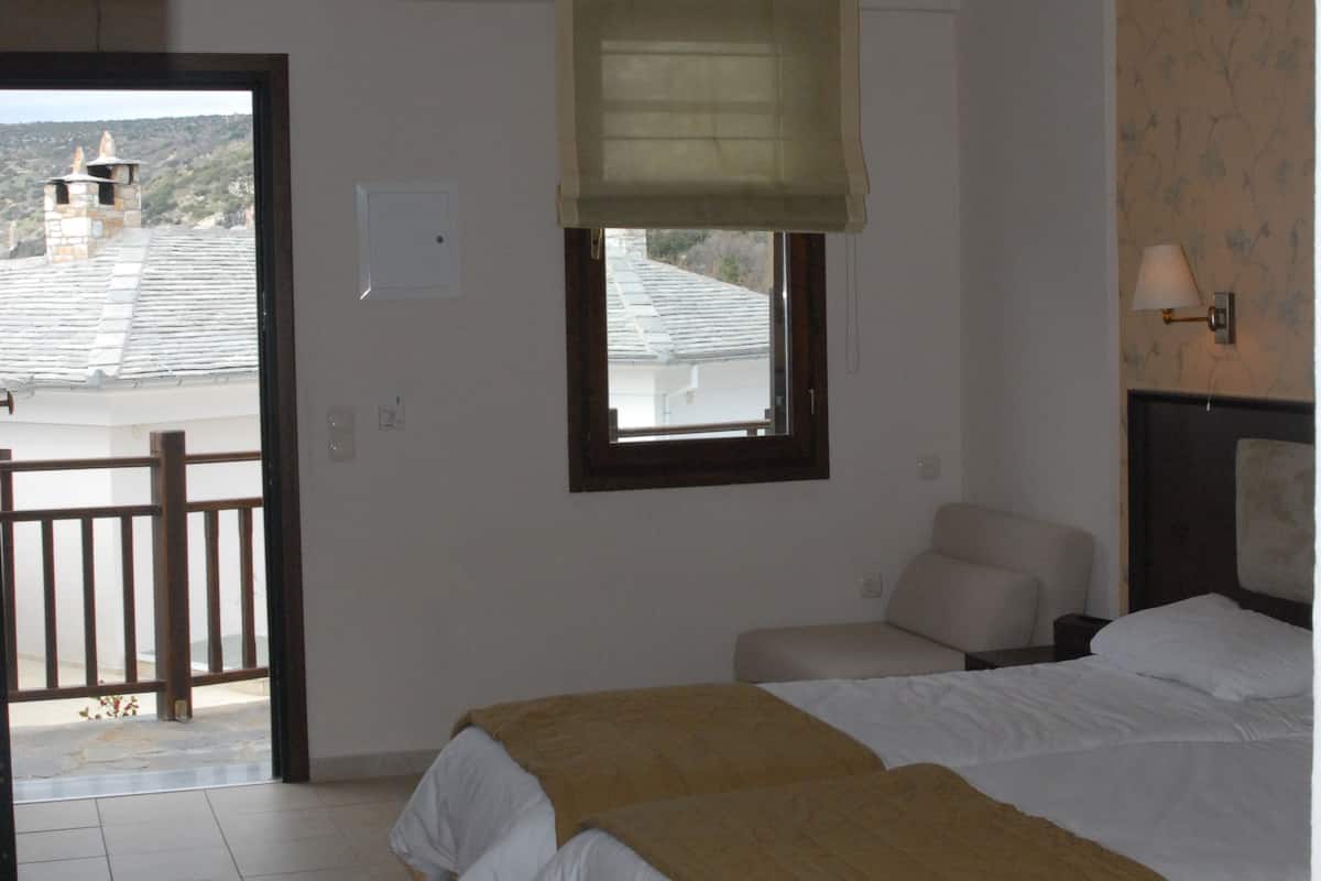 1 bedroom, Egyptian cotton sheets, premium bedding, in-room safe