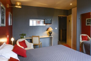 Double Room | Desk, free WiFi, bed sheets