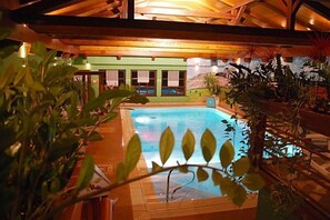 Indoor pool, pool loungers