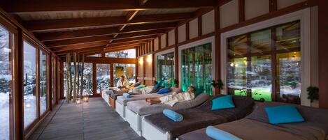 Sauna, hot tub, Turkish bath/hammam, body treatments, aromatherapy
