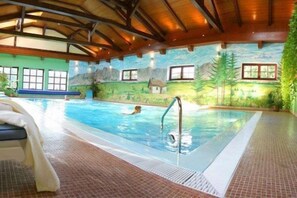 Indoor pool, pool loungers